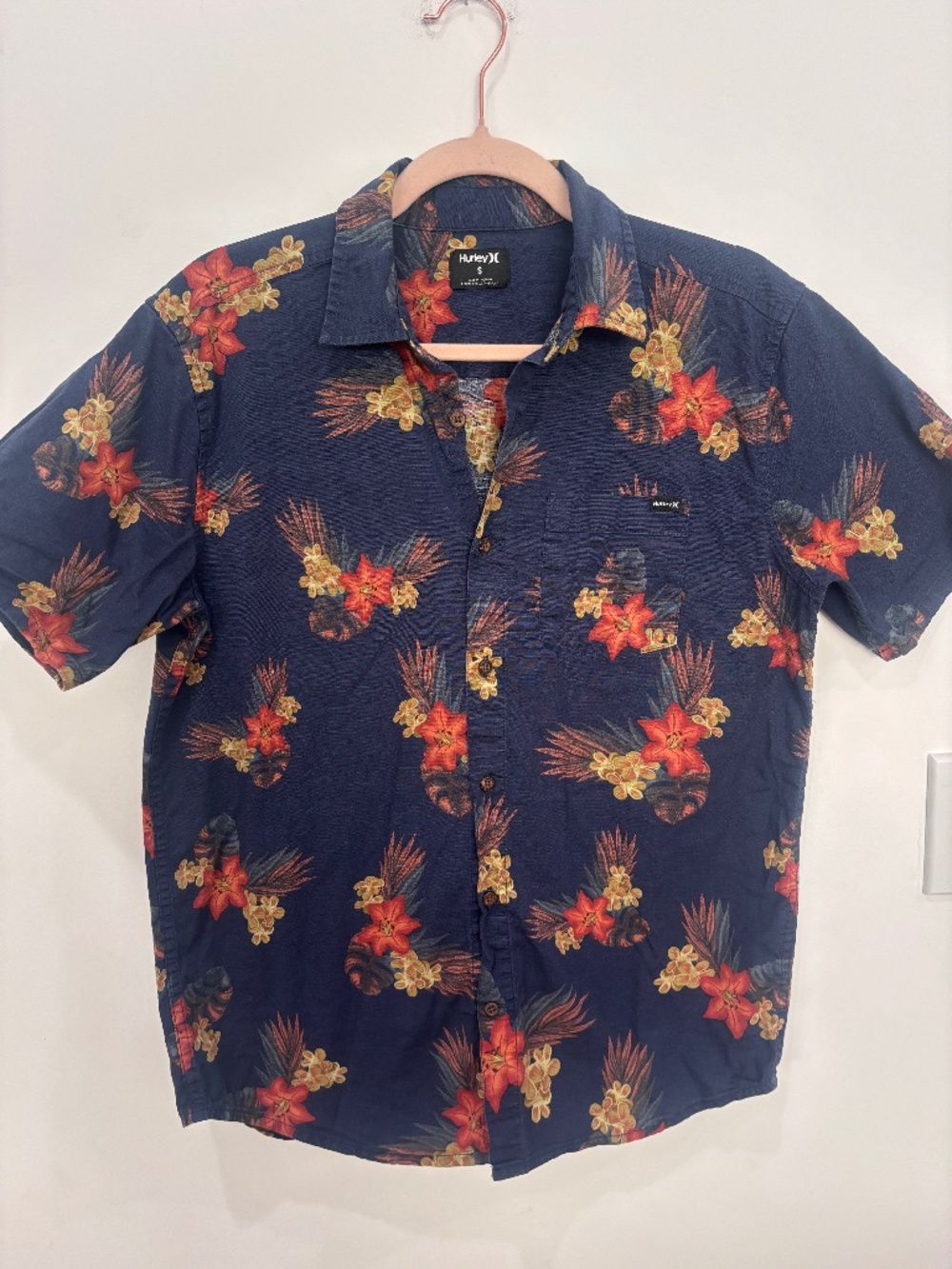 Hurley Men’s Tropical Floral Hawaiian Button Up Shirt Navy Blue Small